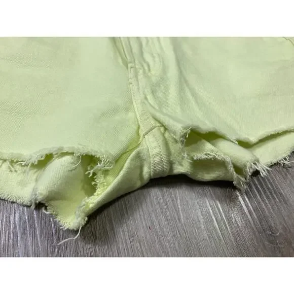 Levi's Light Yellow Jean Shorts - Picture 11 of 11